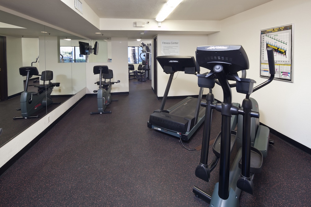 Best Western Plus Scottsdale Thunderbird Suites 21/46