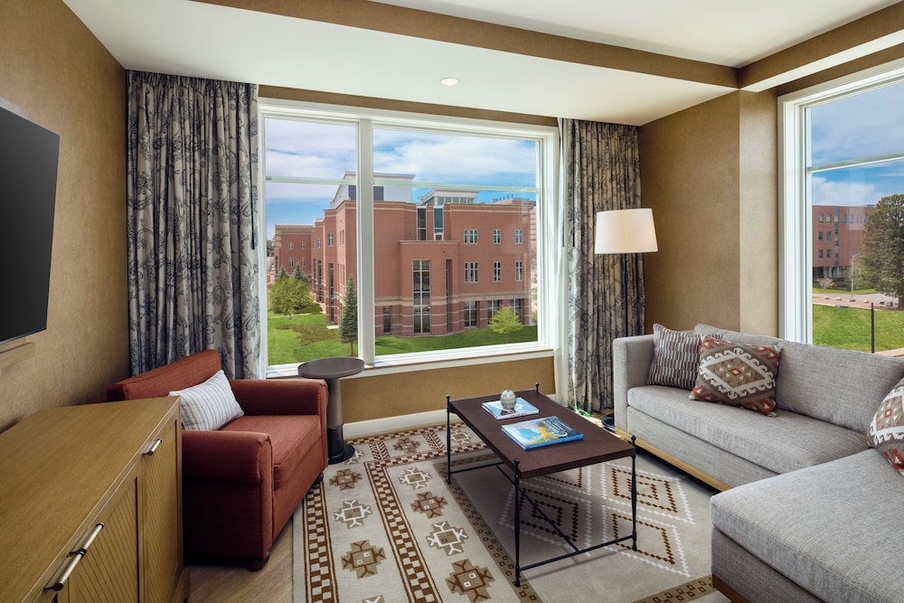 The Benson Hotel and Faculty Club 40/61