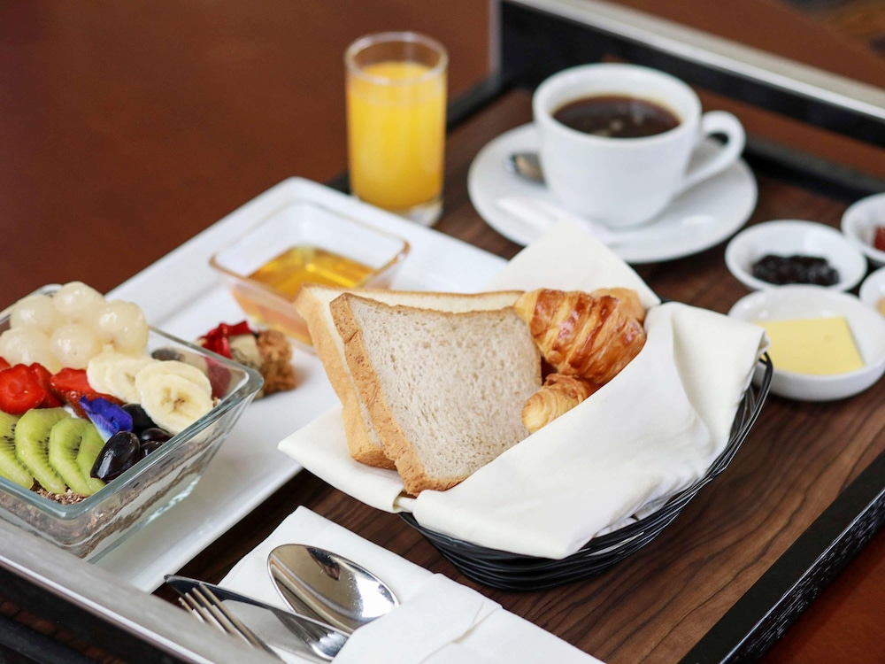 Mercure Convention Center Ancol 44/63