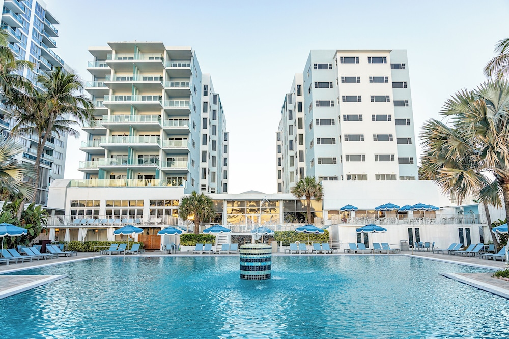 Sherry Frontenac Oceanfront Hotel photo1