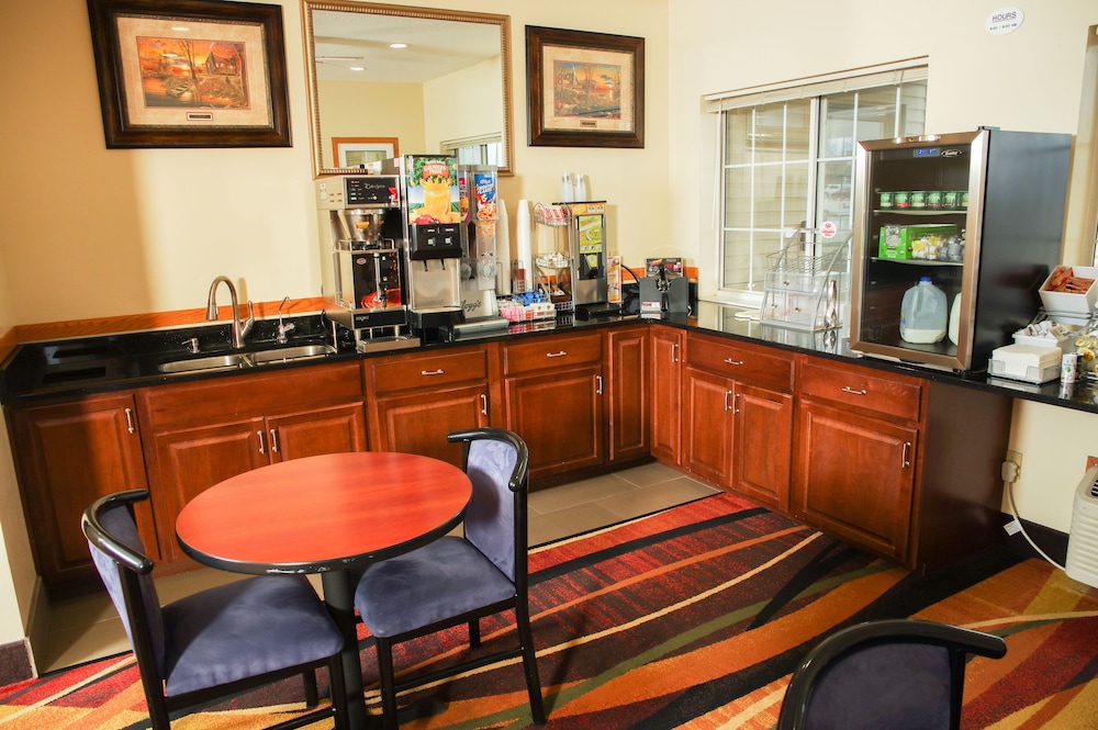 Dutch Inn and Suites Sioux City, IA 17/29