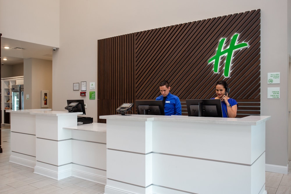 Holiday Inn & Suites Jefferson City 6/42