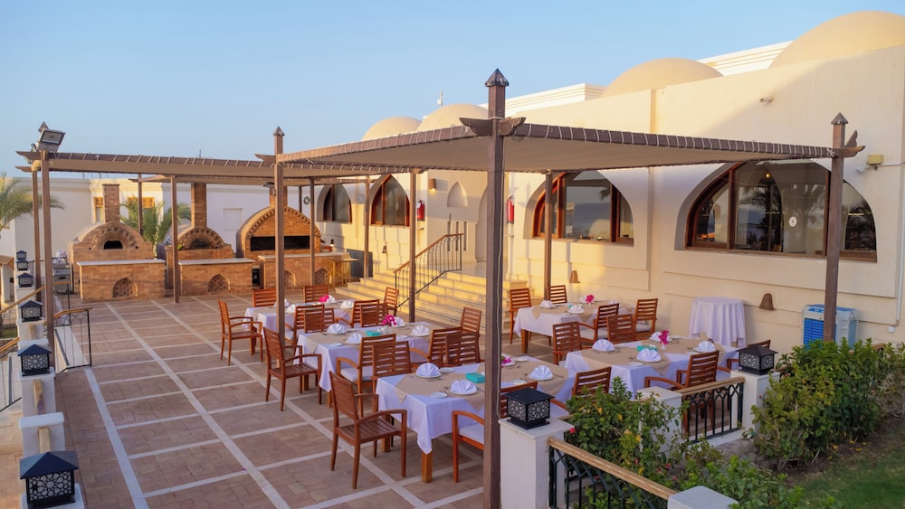 Club Reef Resort 2/52