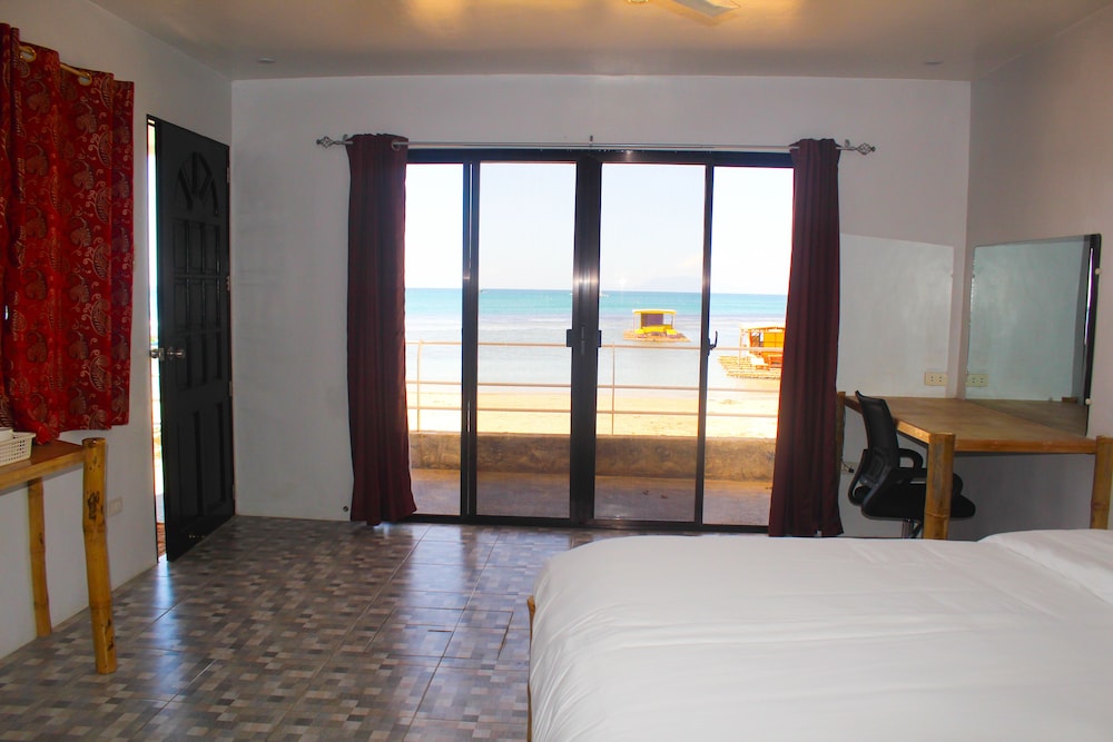 The Coral Beach Club 16/50