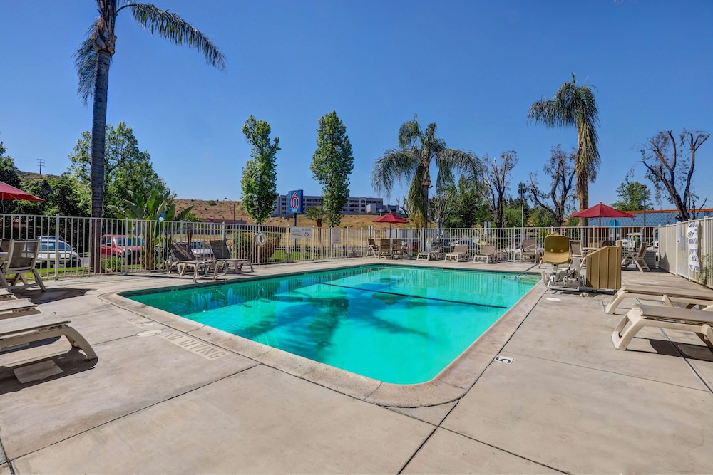 Motel6 San Bernardino, CA - North 49/58
