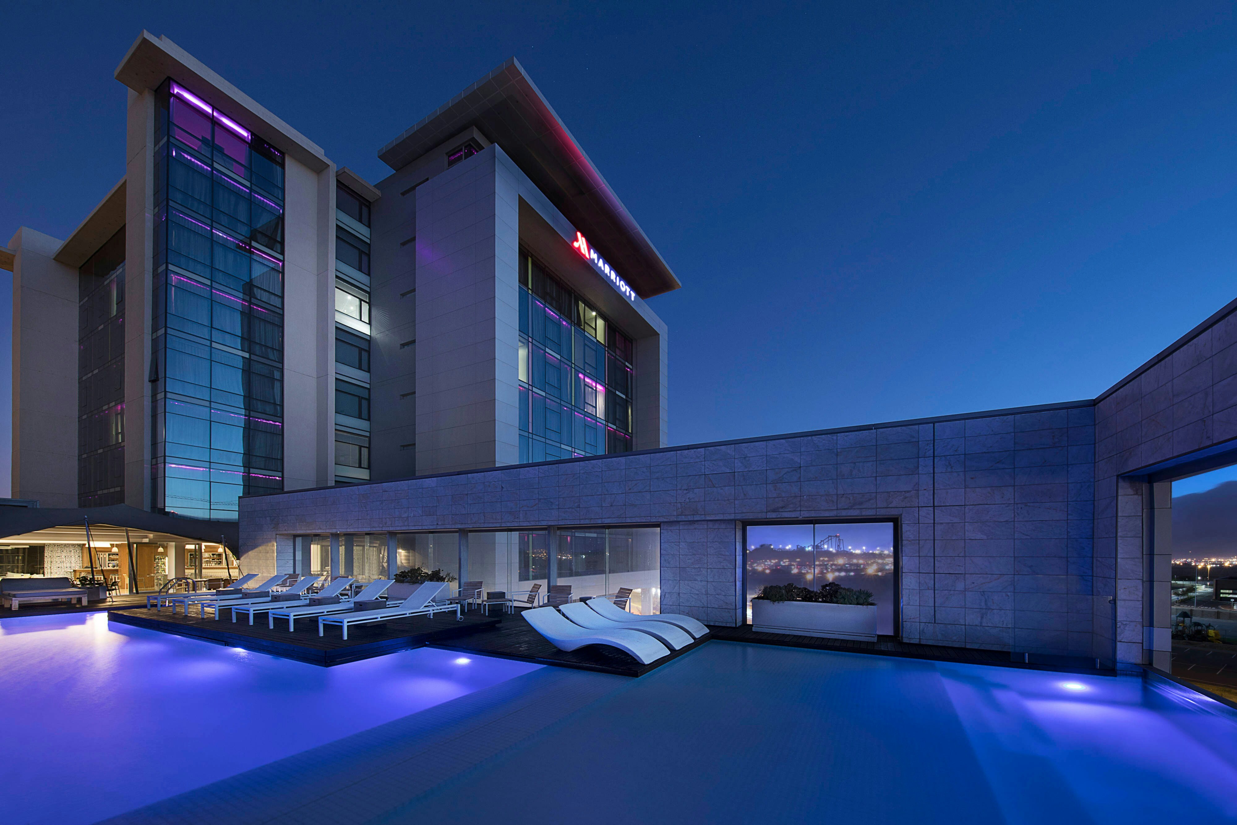 Cape Town Marriott Hotel Crystal Towers 1/27