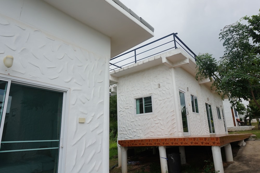 Whiterock Resort Pakchong 17/48