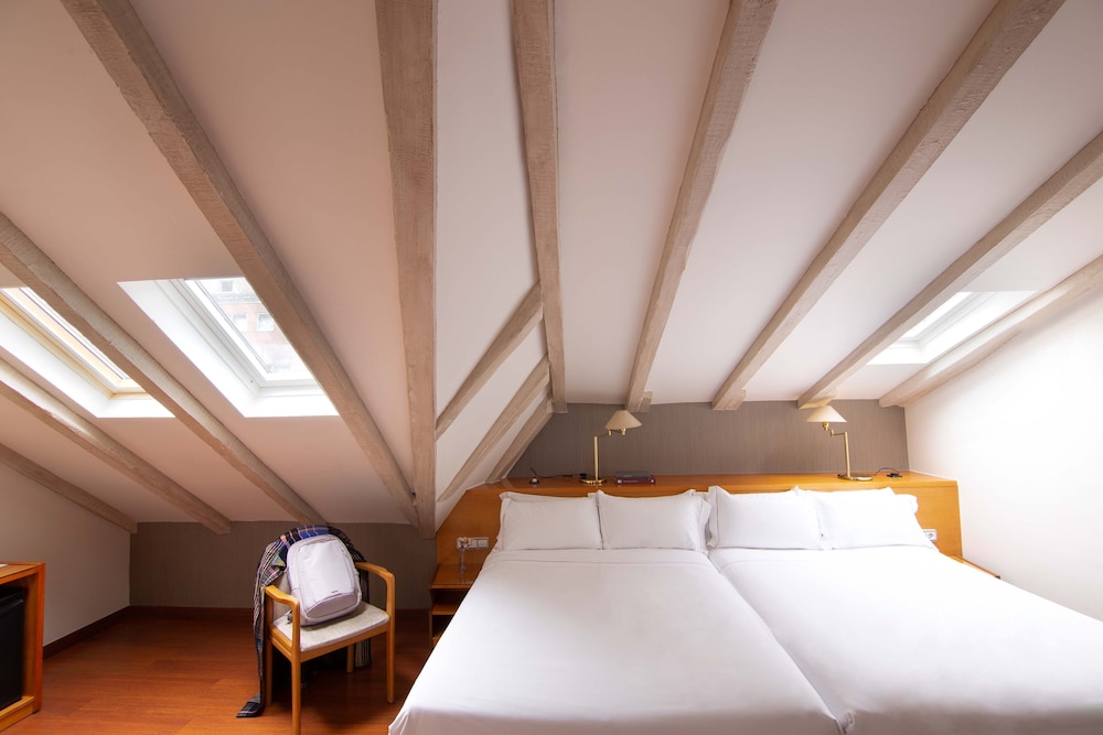 Hotel de l'Isard 28/50