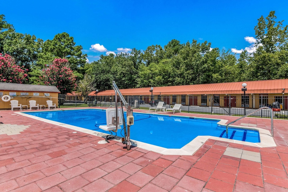 Econo Lodge Pocomoke City Hwy 13 3/23