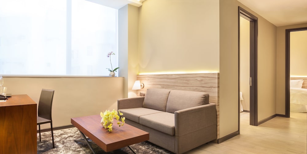 Louis Kienne Serviced Residences 45/65