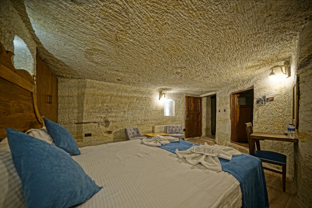 CAVE, STANDARD