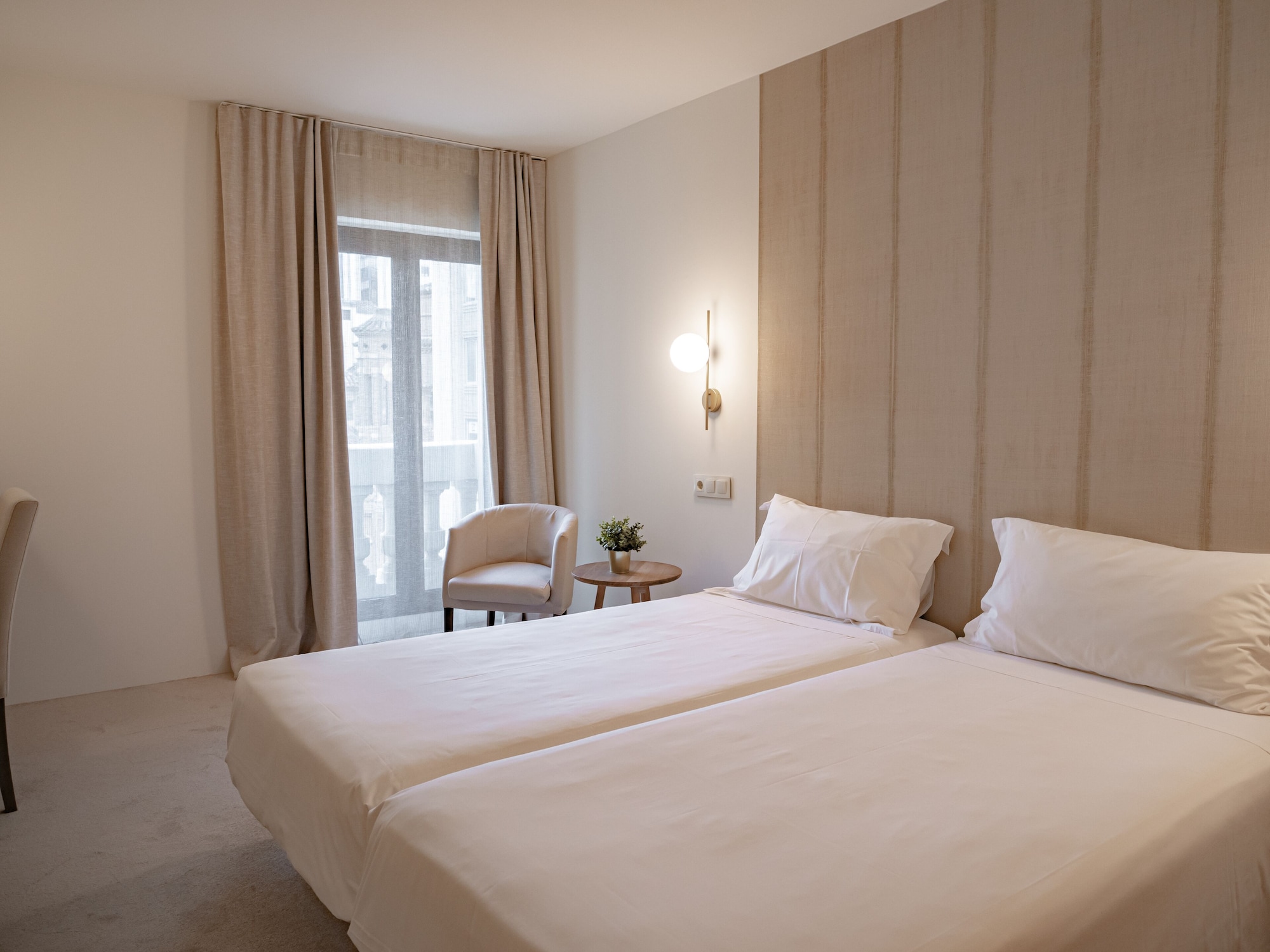 URBAN, TWIN BEDS