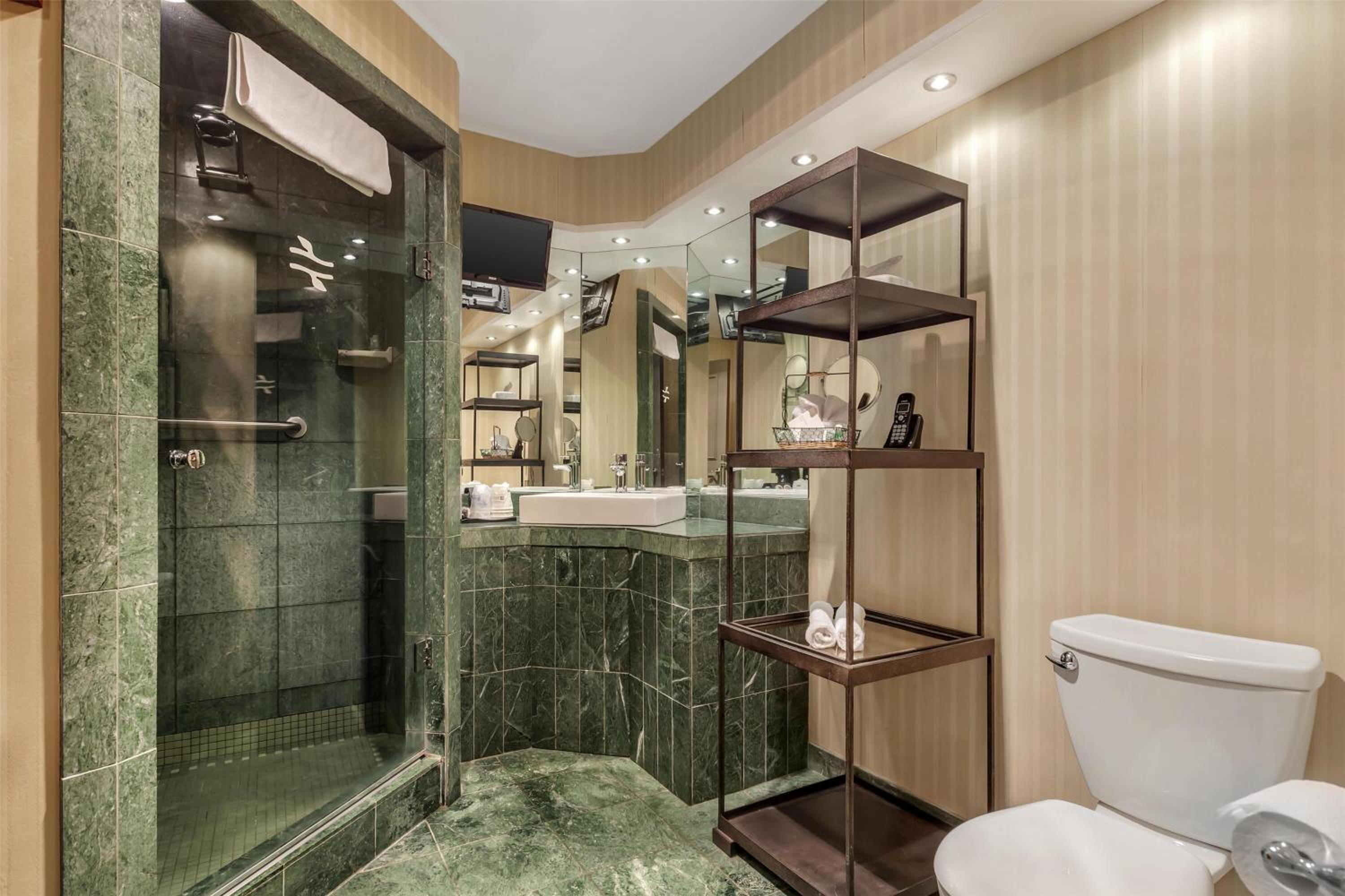 Tranquility, Suite, Queen Bed, Hot Tub