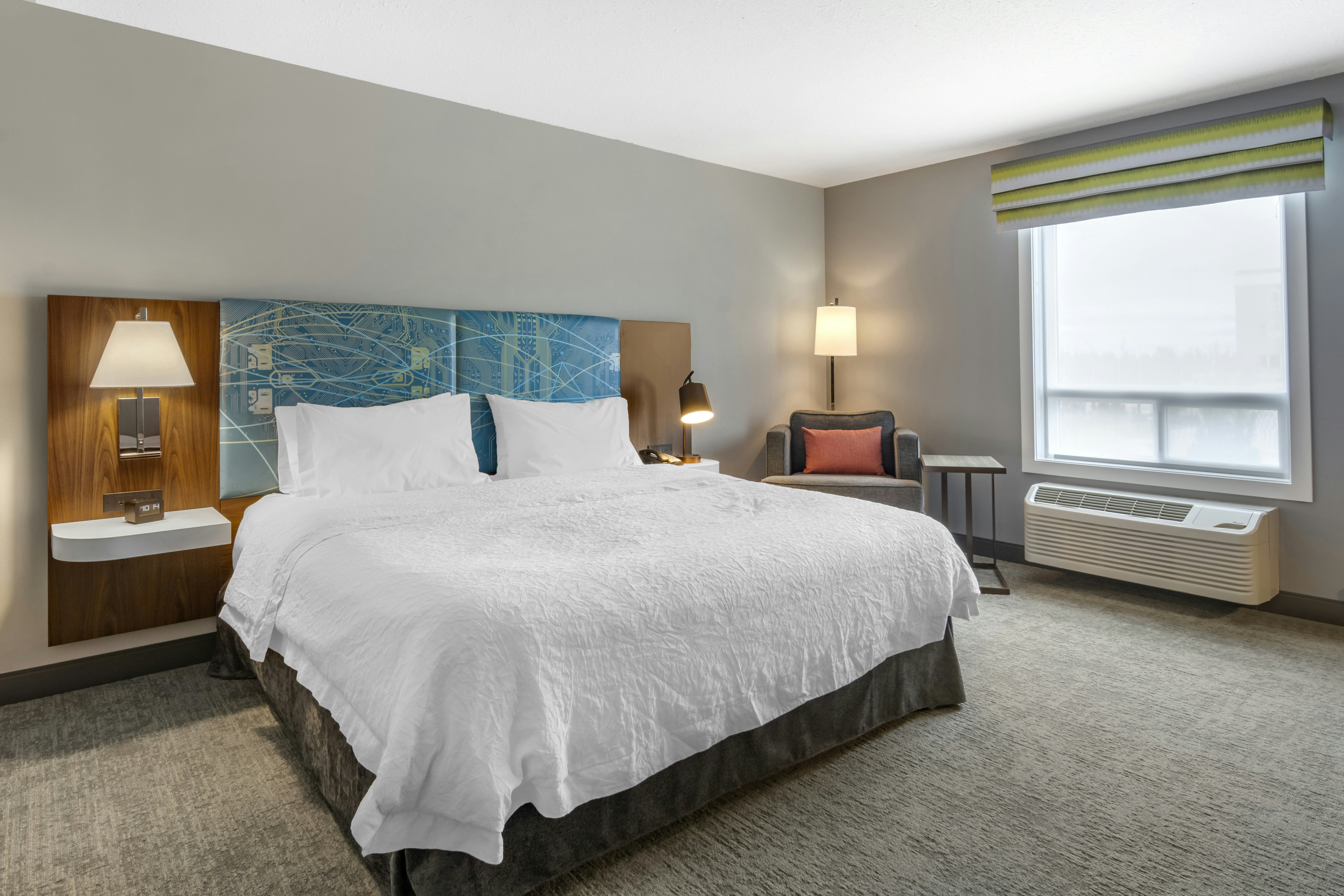 ROOM, KING BED