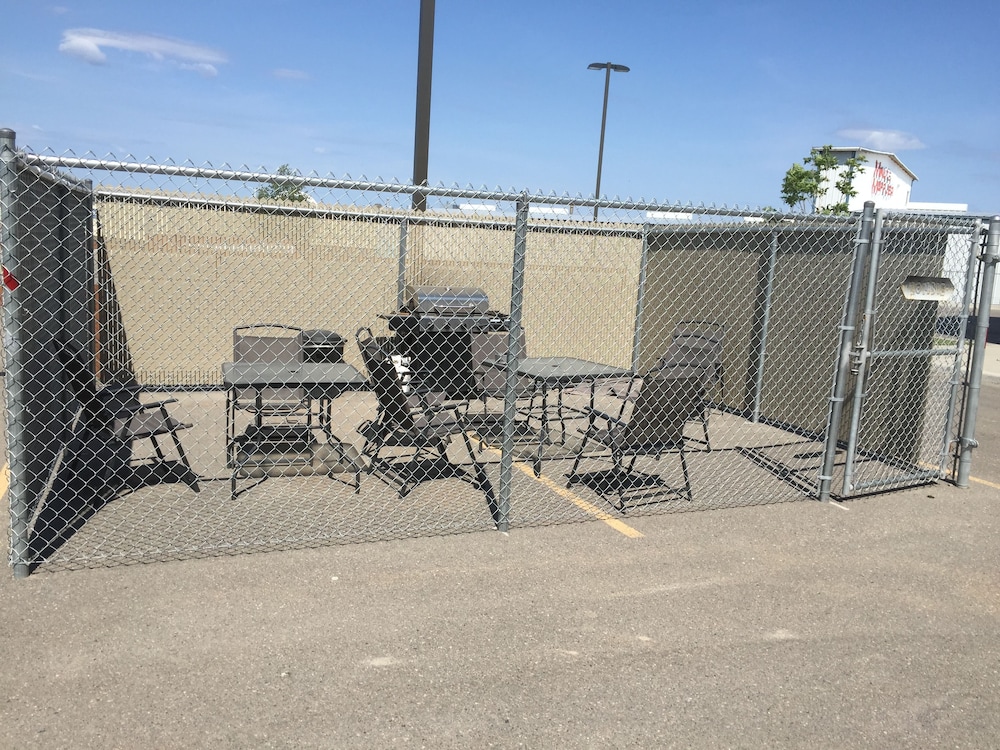 Quality Inn & Suites Thompson, MB 25/41