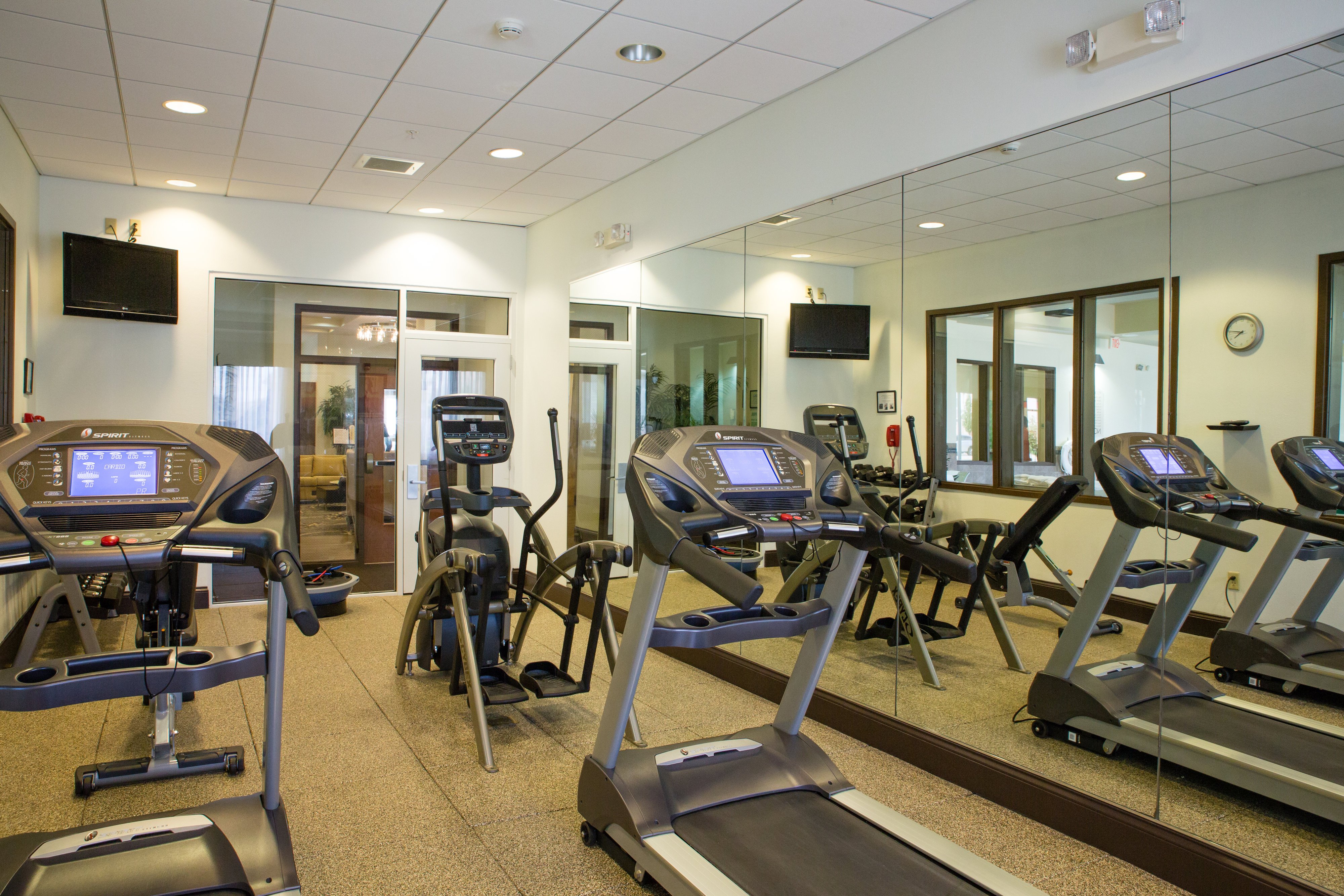 Holiday Inn Hotel Suites Bloomington Airport 23/50