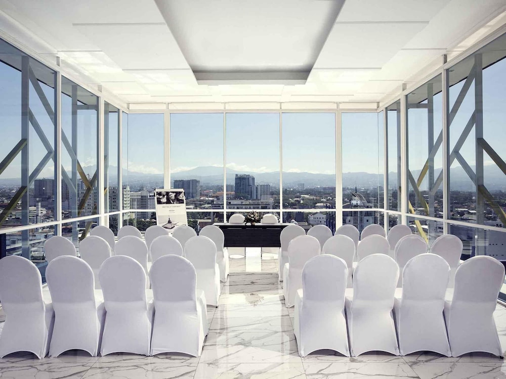 MERCURE BANDUNG CITY CENTRE 62/75