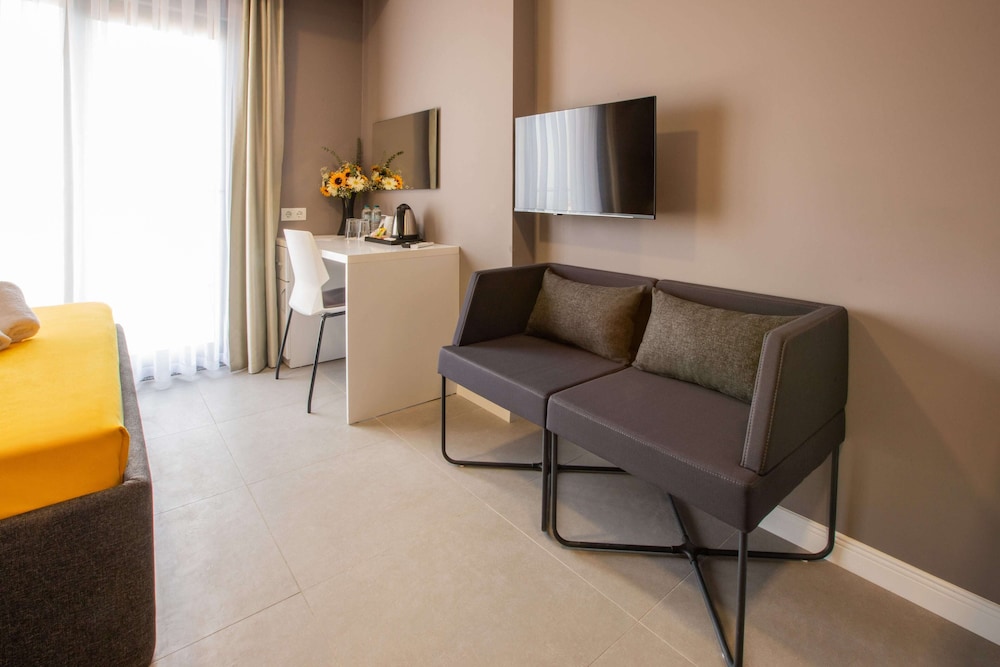 First Joy Hotel 23/49