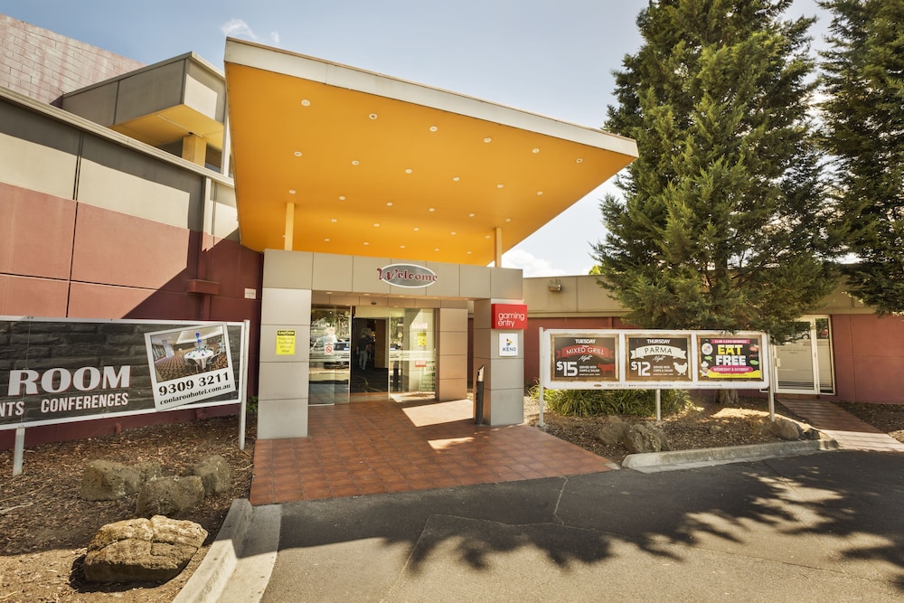 Nightcap at Coolaroo Hotel 3/52