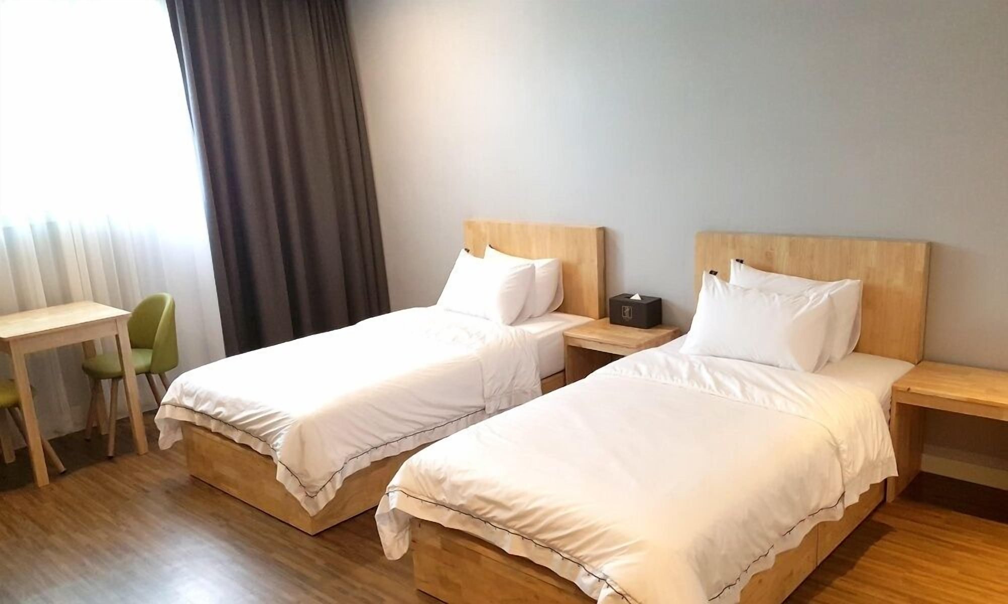 غرفة ديلوكس بسريرين منفصلين، Gangneung Pine City Hotel 2/3