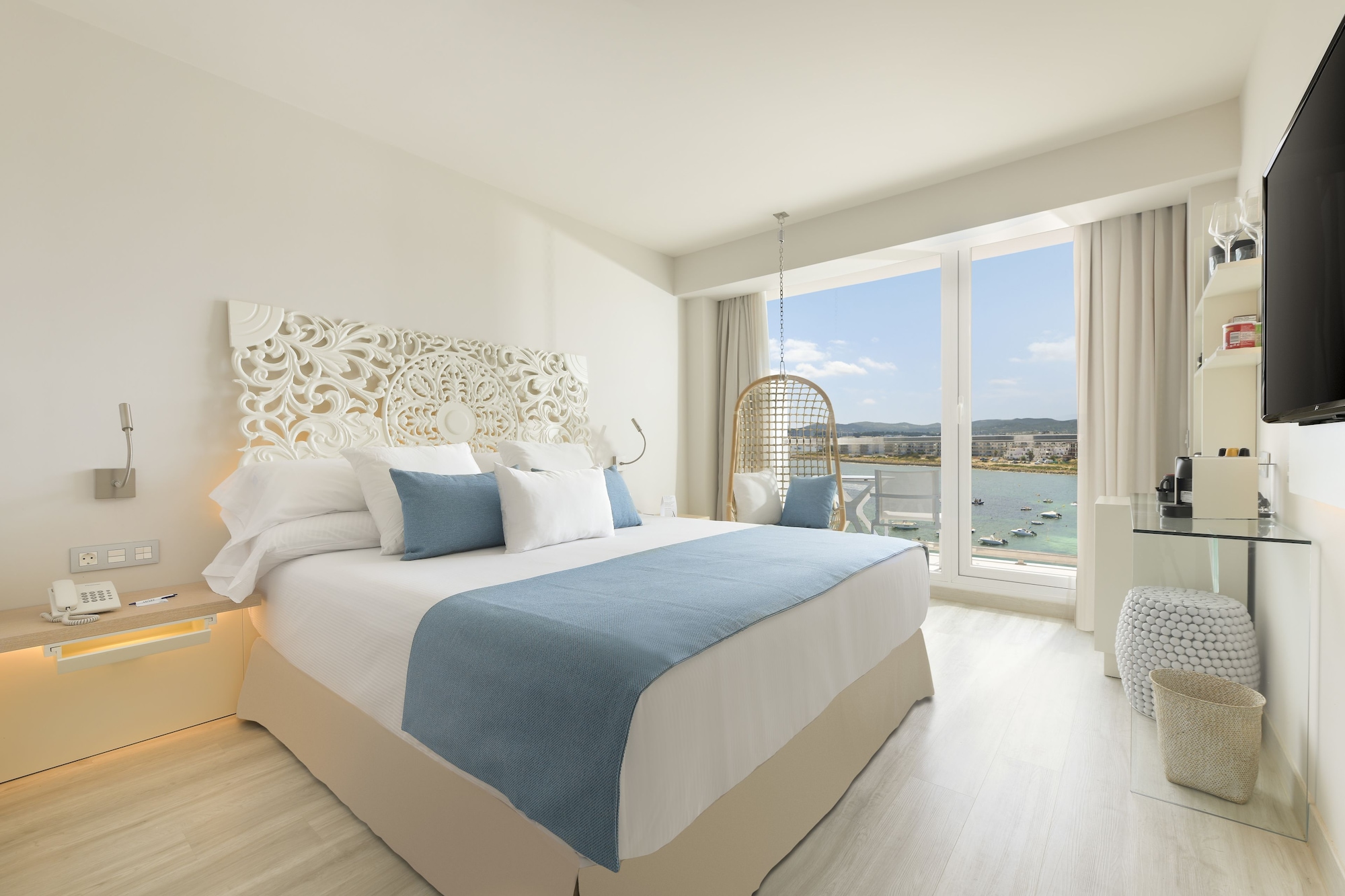 The One, Deluxe, Double Bed, Sea View