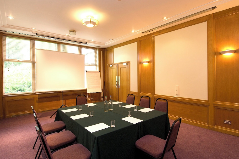 Premier Inn Cardiff North 38/49