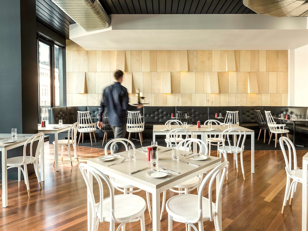 IBIS ADELAIDE 48/71