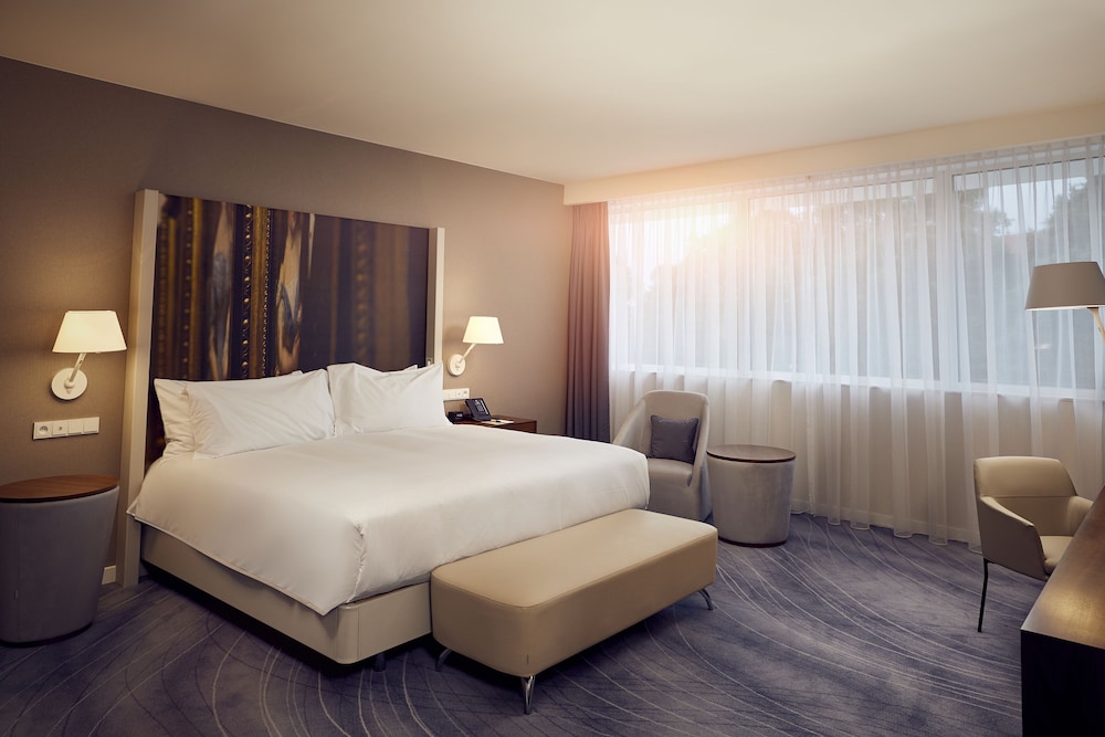 Doubletree By Hilton Wroclaw 17/77