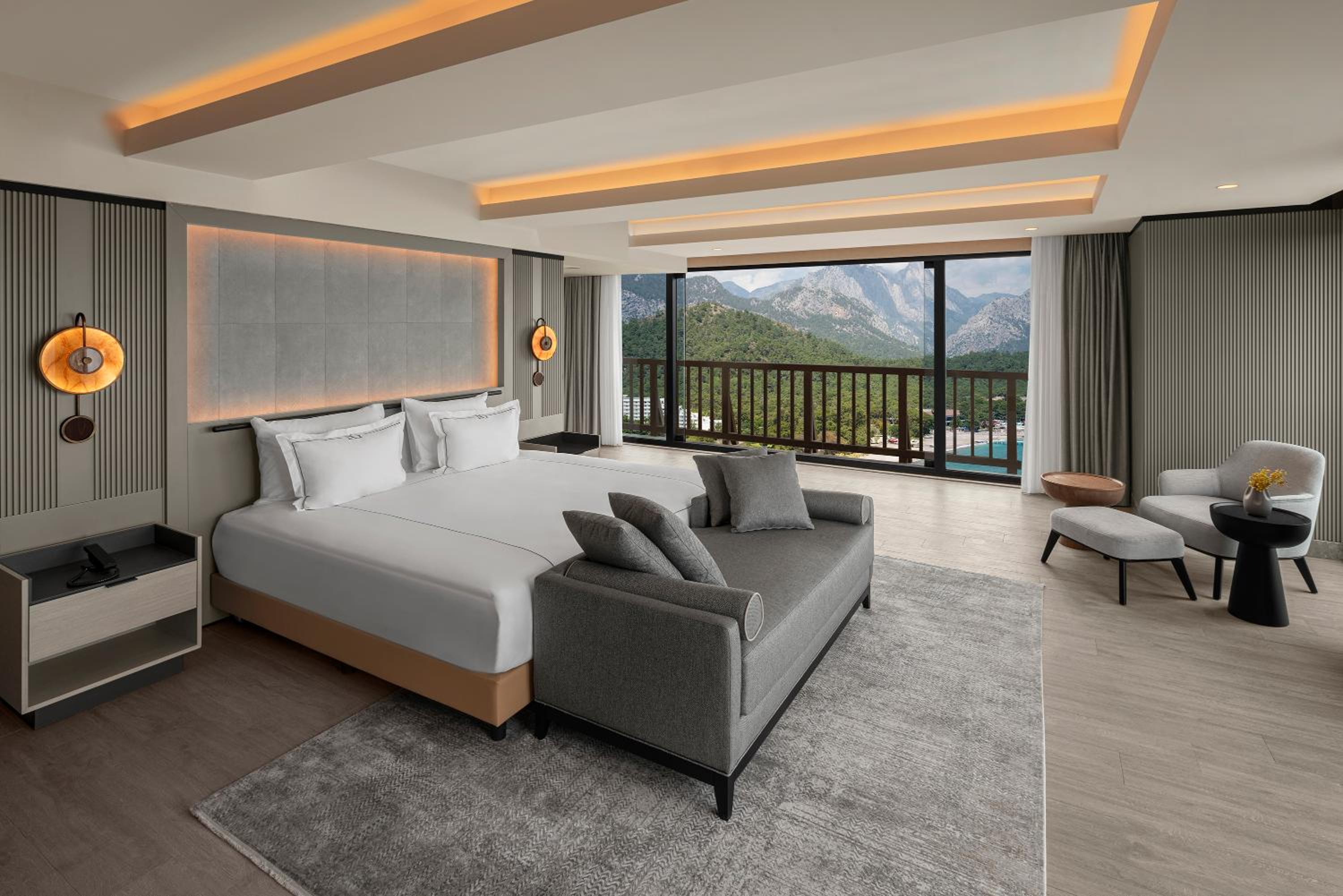 Grand, Unique, Suite, Sea View 5/9