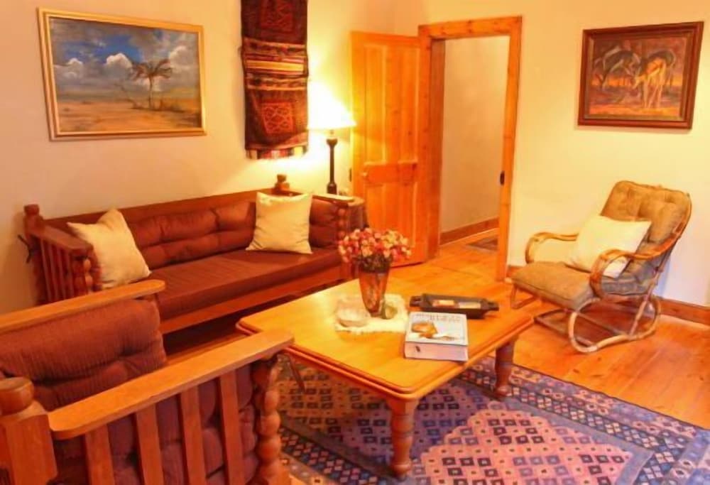 The Old Trading Post - Guest House 24/50