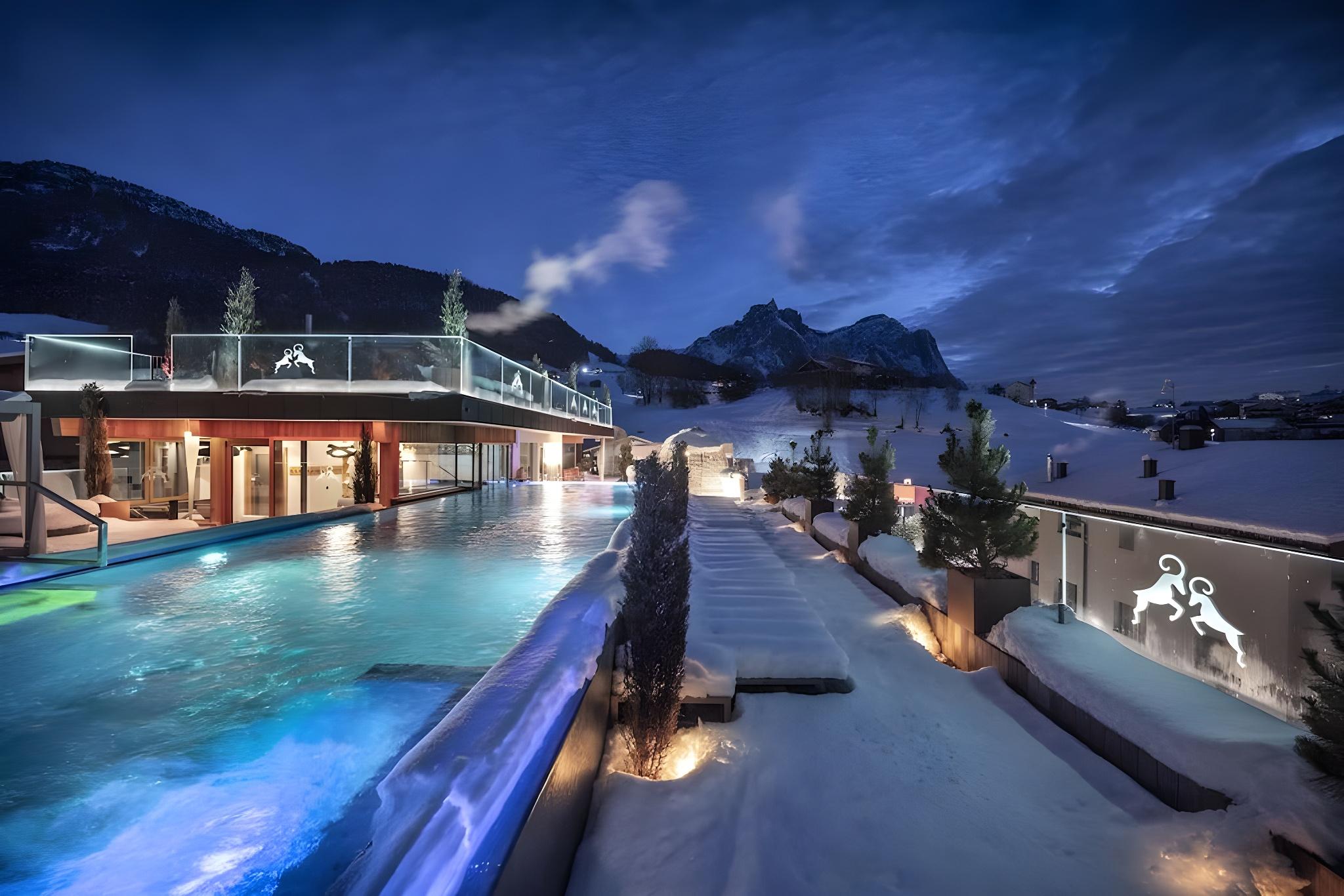 Abinea Dolomiti Romantic Spa Hotel 4/27