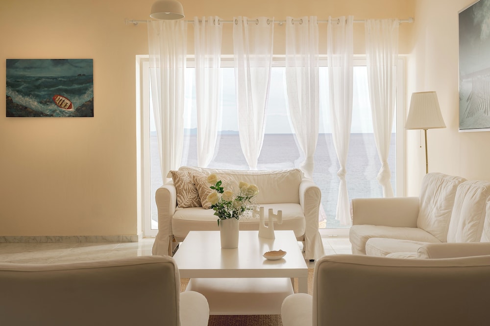 Poseidon Apartments & Villas by the Sea 33/54