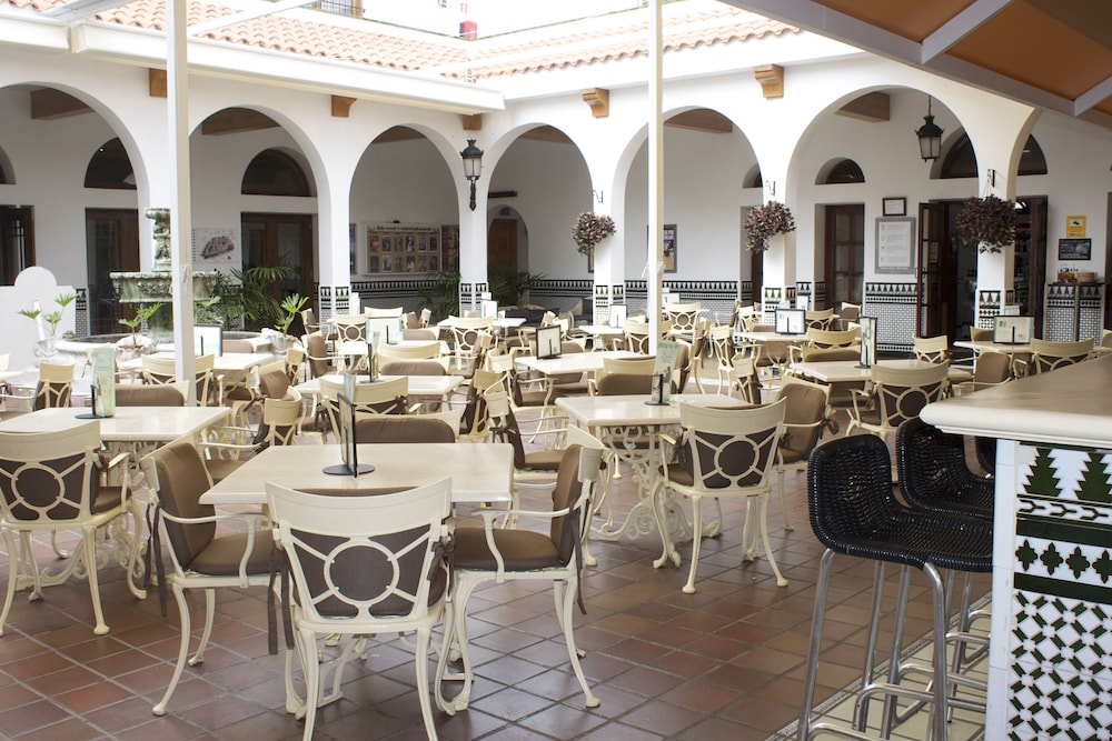 Beverly Hills Suites - Excel Hotels & Resorts 59/73