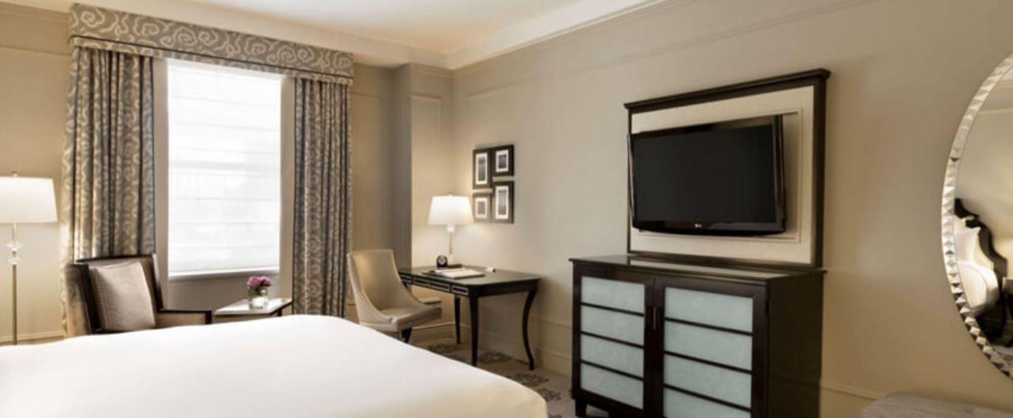 Inner, Signature, Queen Bed, City or Courtyard View