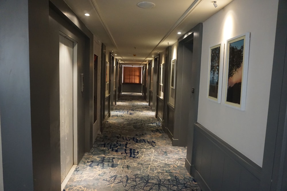 Sarovar Portico Srinagar 6/54