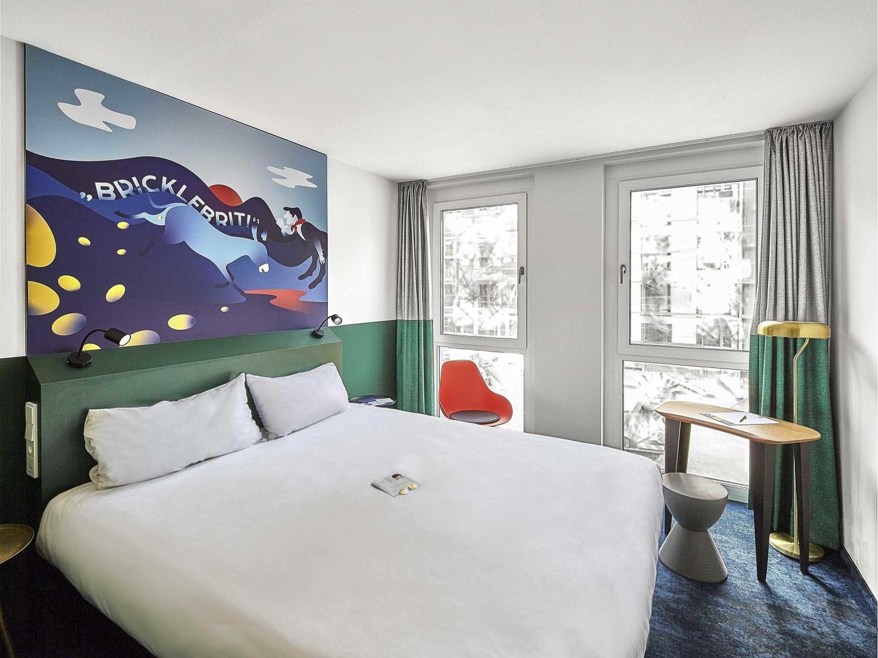 Connecting, Family Suite, Standard, 2 Double and Twin Beds
