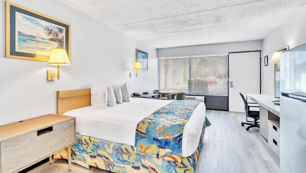 STANDARD, KING BED, KITCHENETTE, ACCESSIBLE