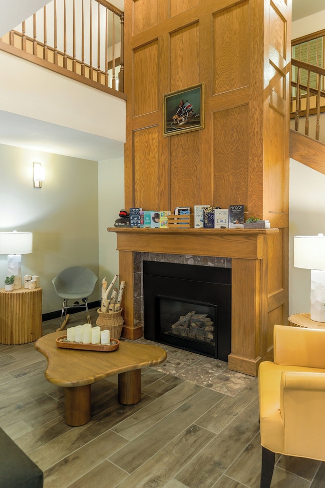 North Country Inn & Suite 11/44