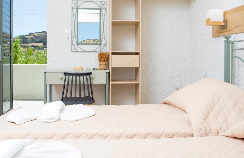 SYROS INN 13/29
