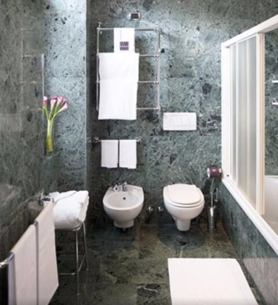 غرفة قياسية ثلاثية بسرير مزدوج وسرير فردي، Ponte Sisto Hotel 3/3