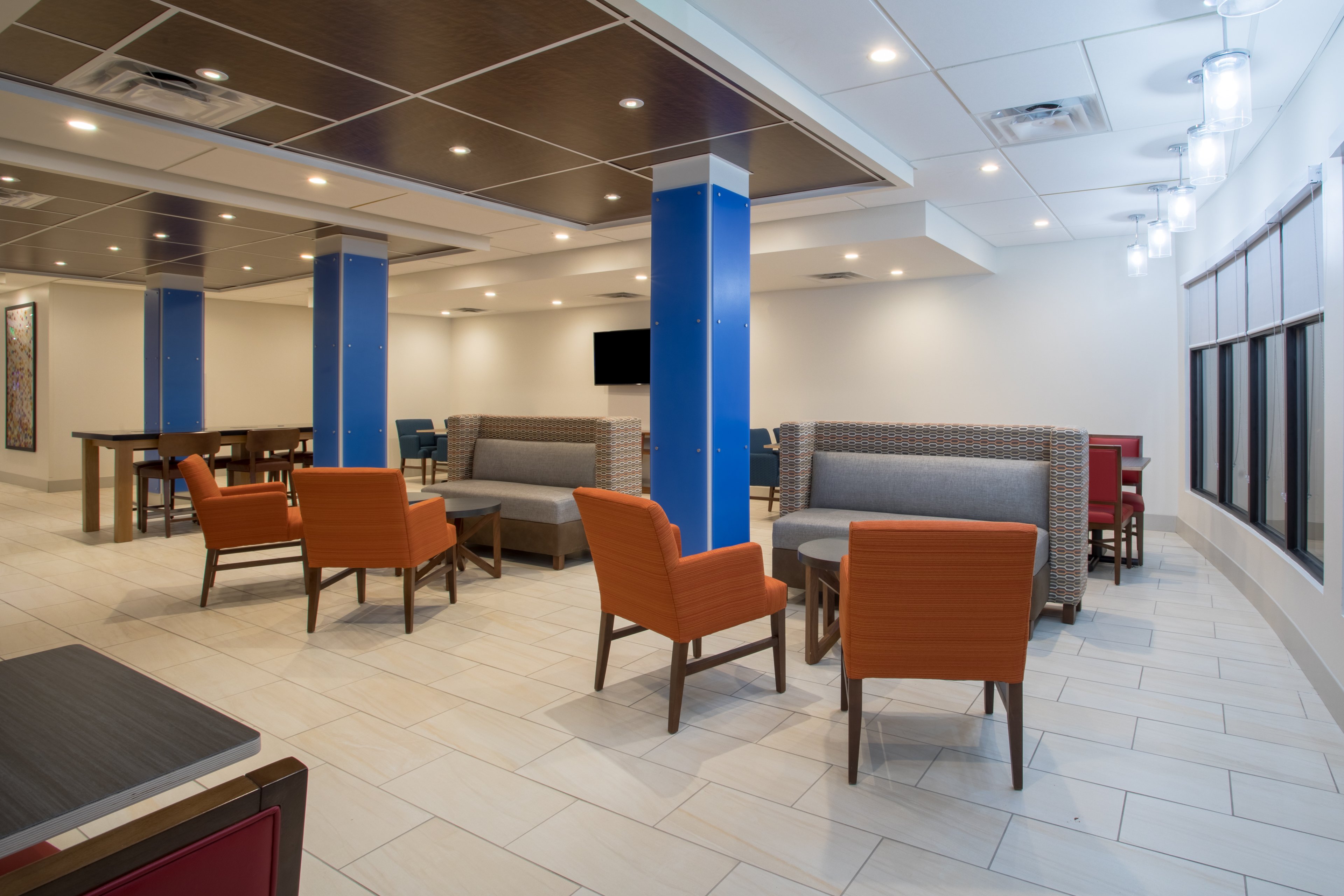 Holiday Inn Express Suites Owings Mills Baltimore Area 48/53