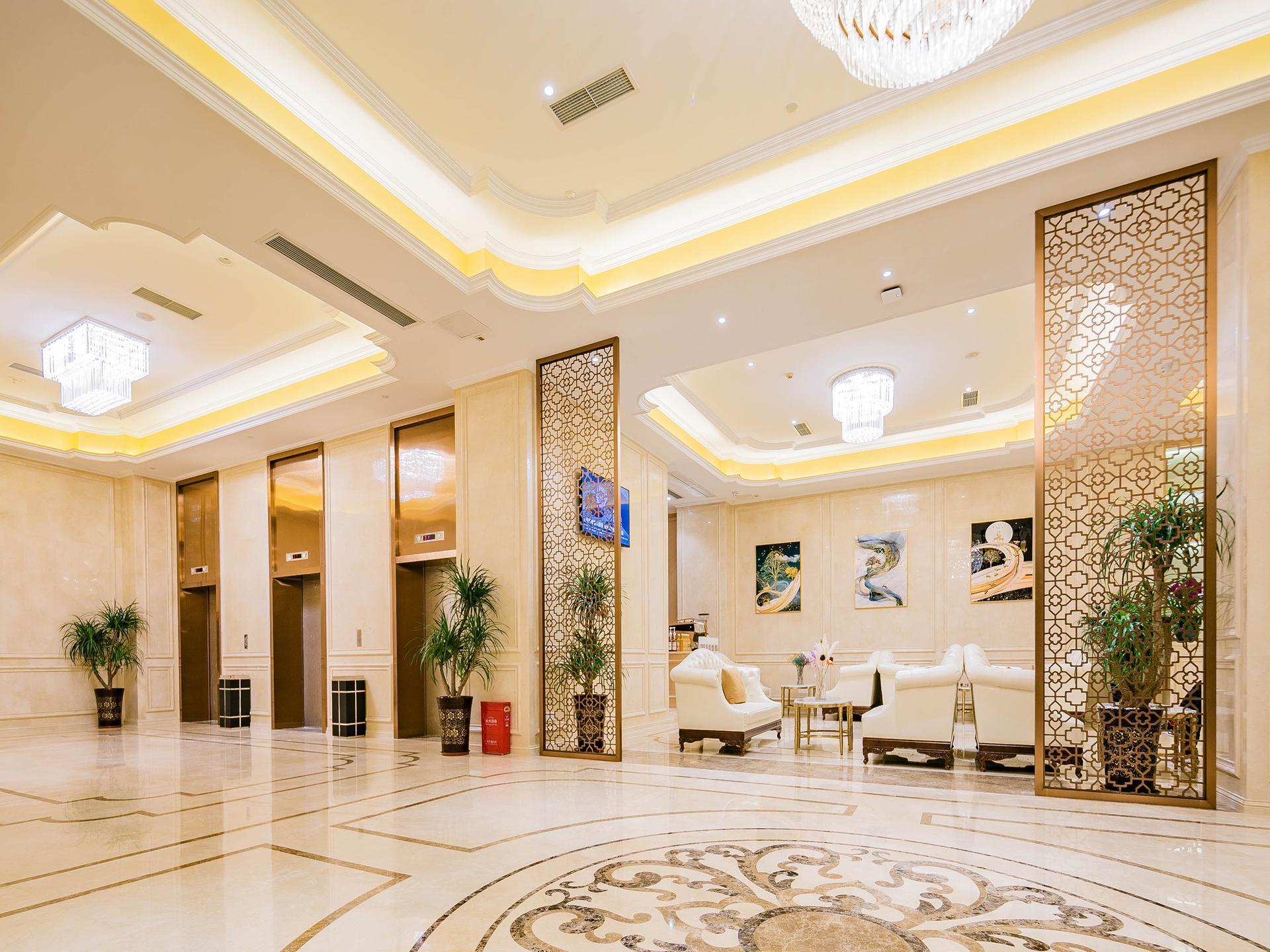 James Joyce Coffetel Chengdu (Huayang Convention and Exhibition Center Haichang Polar Aquarium) 19/42