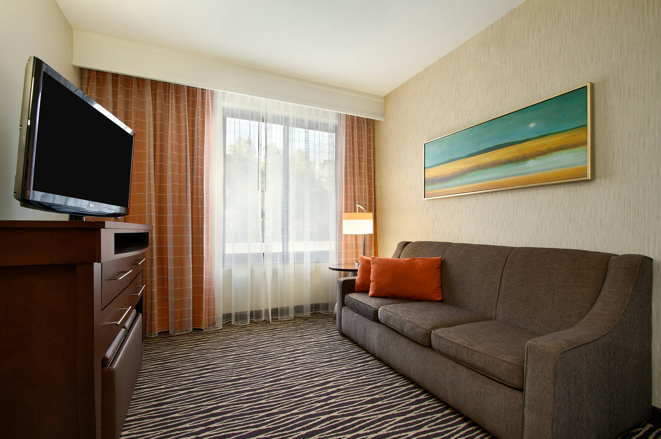 SUITE, KING BED, ACCESSIBLE