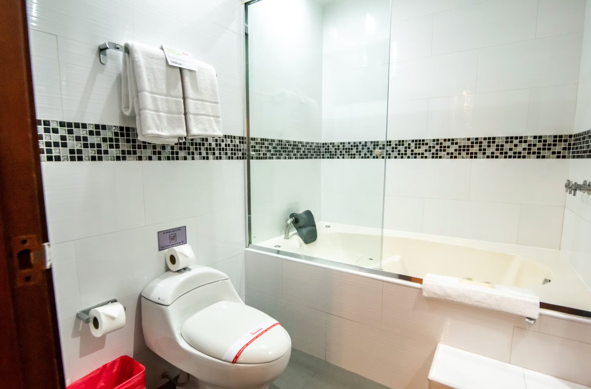 El Polo Apart Hotel and Suites 8/8