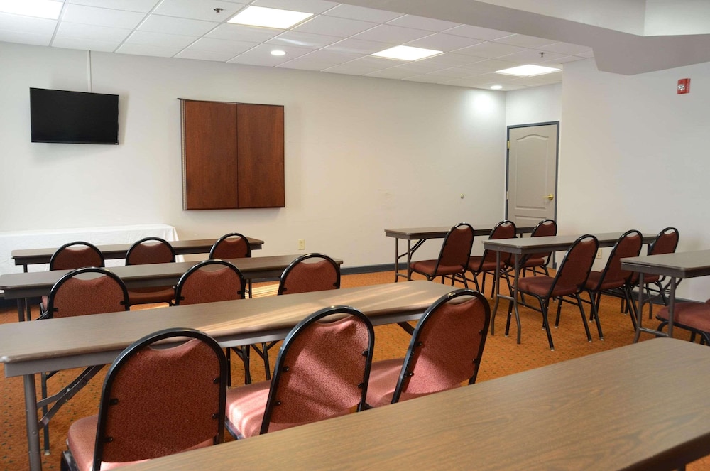 Country Inn & Suites by Radisson, Buford at Mall of Georgia, GA 44/51