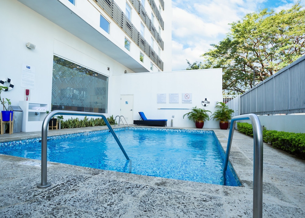 swimming pool spa