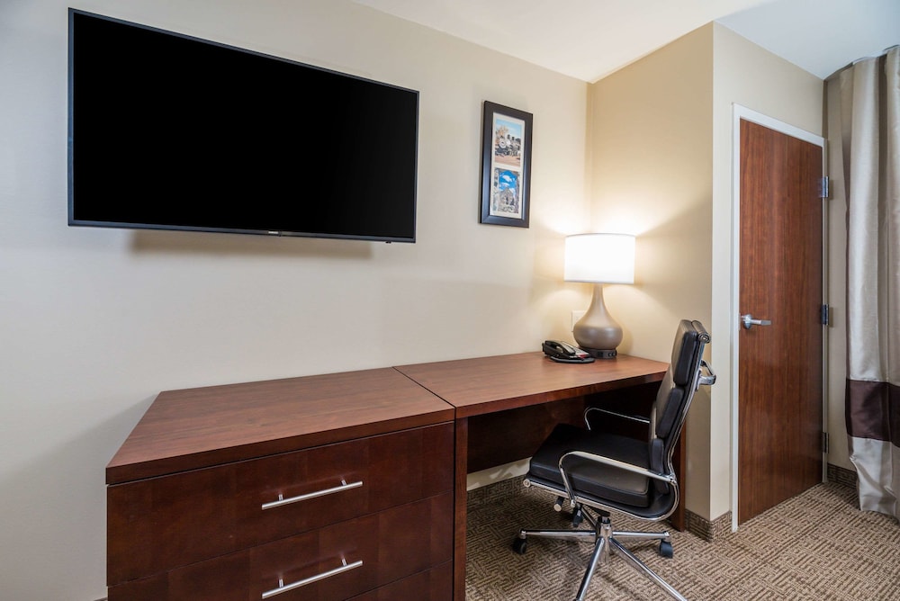 Comfort Inn Tonopah NV 32/36