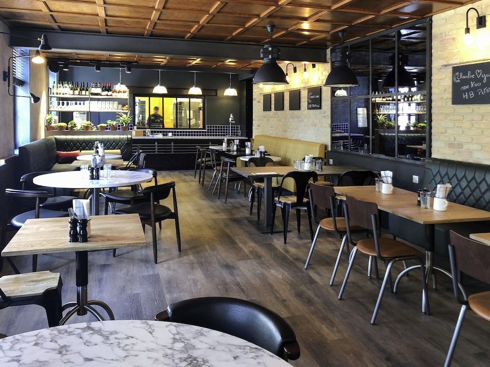 restaurant cafeteria