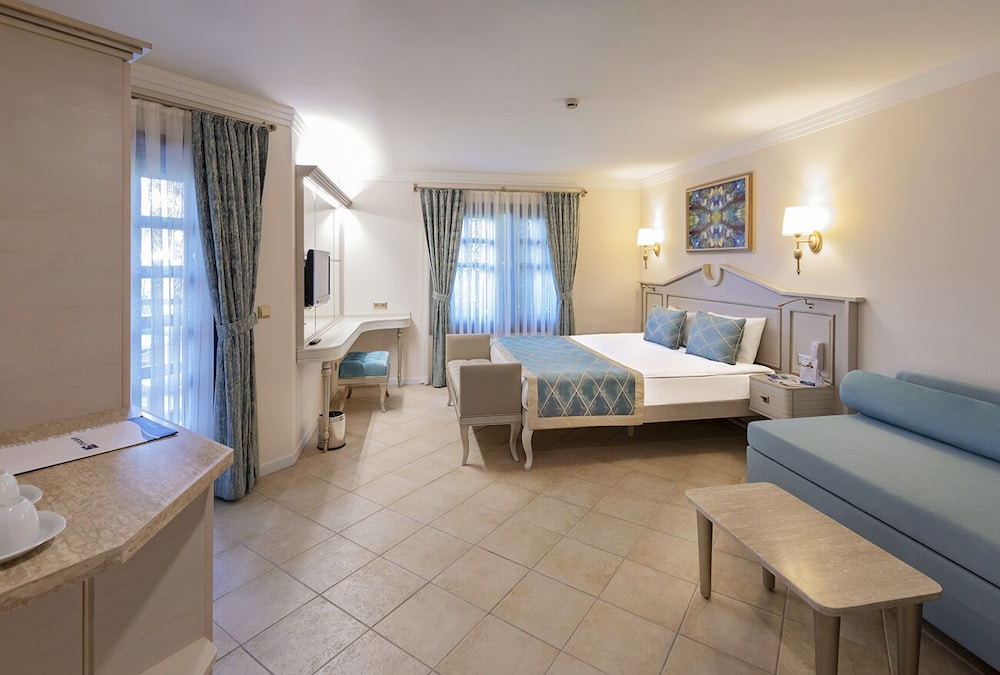 Starlight Resort Hotel 22/82