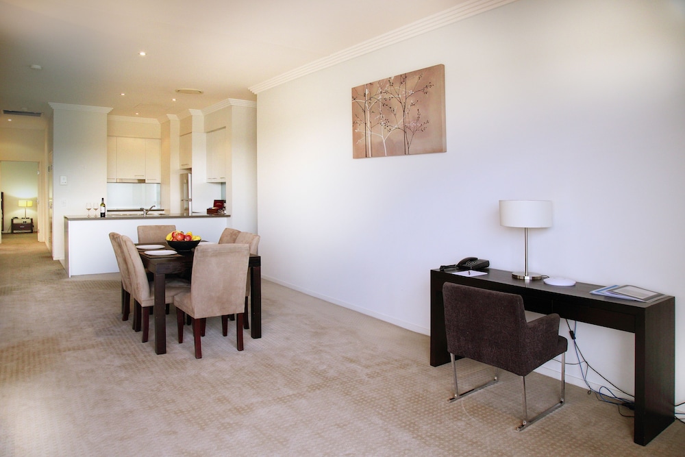 Toowoomba Central Plaza Apartment Hotel 53/57